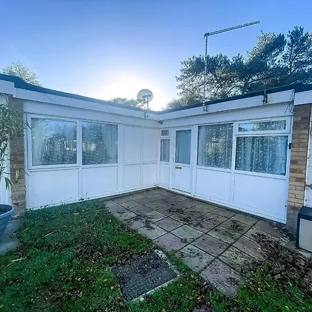 Superb Chalet In Nearby Hemsby Beach In Norfolk With Free Wifi Ref 00122Ba Exterior photo