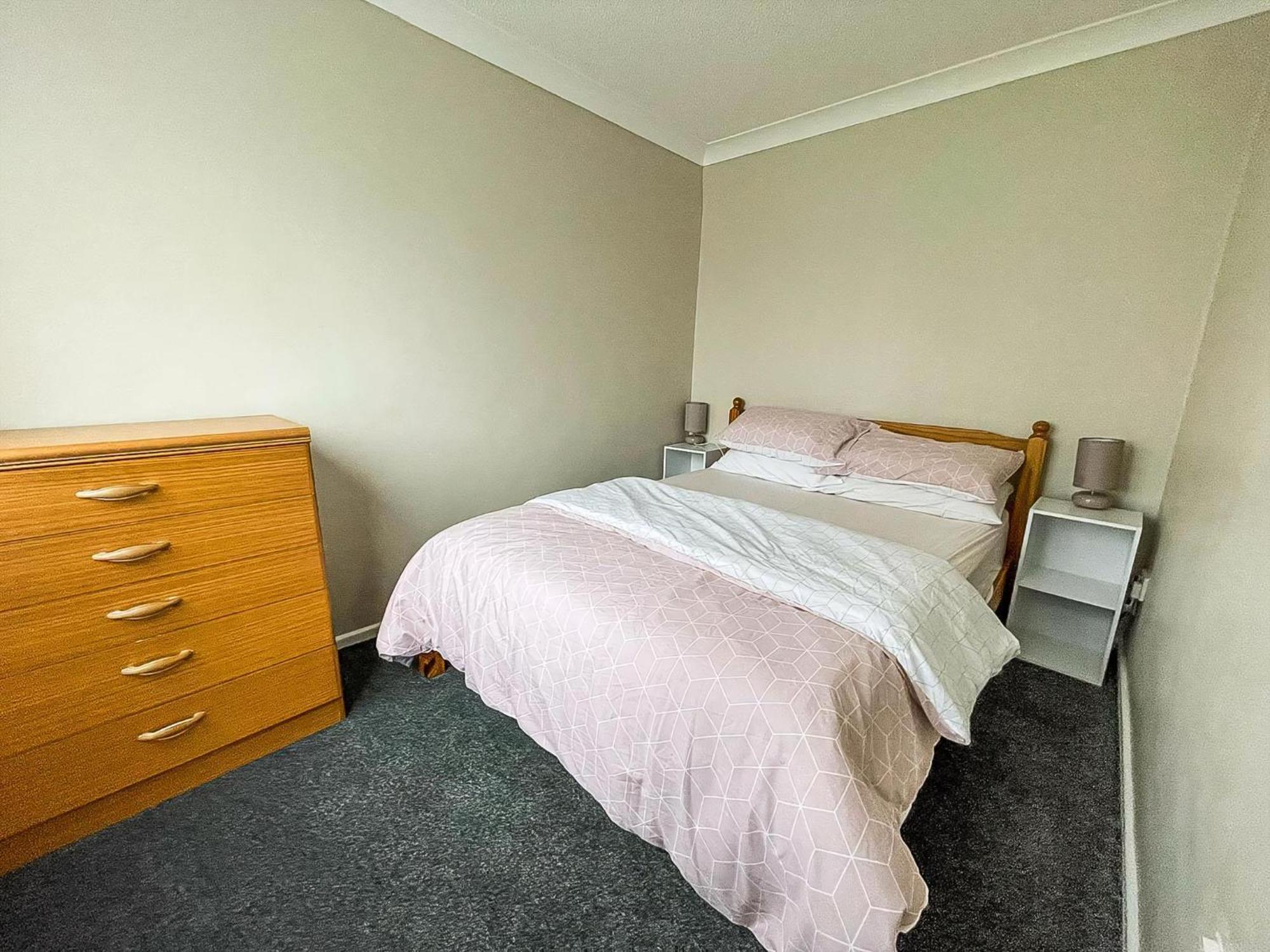 Superb Chalet In Nearby In Norfolk With Free Wifi Ref 00122ba Chalet